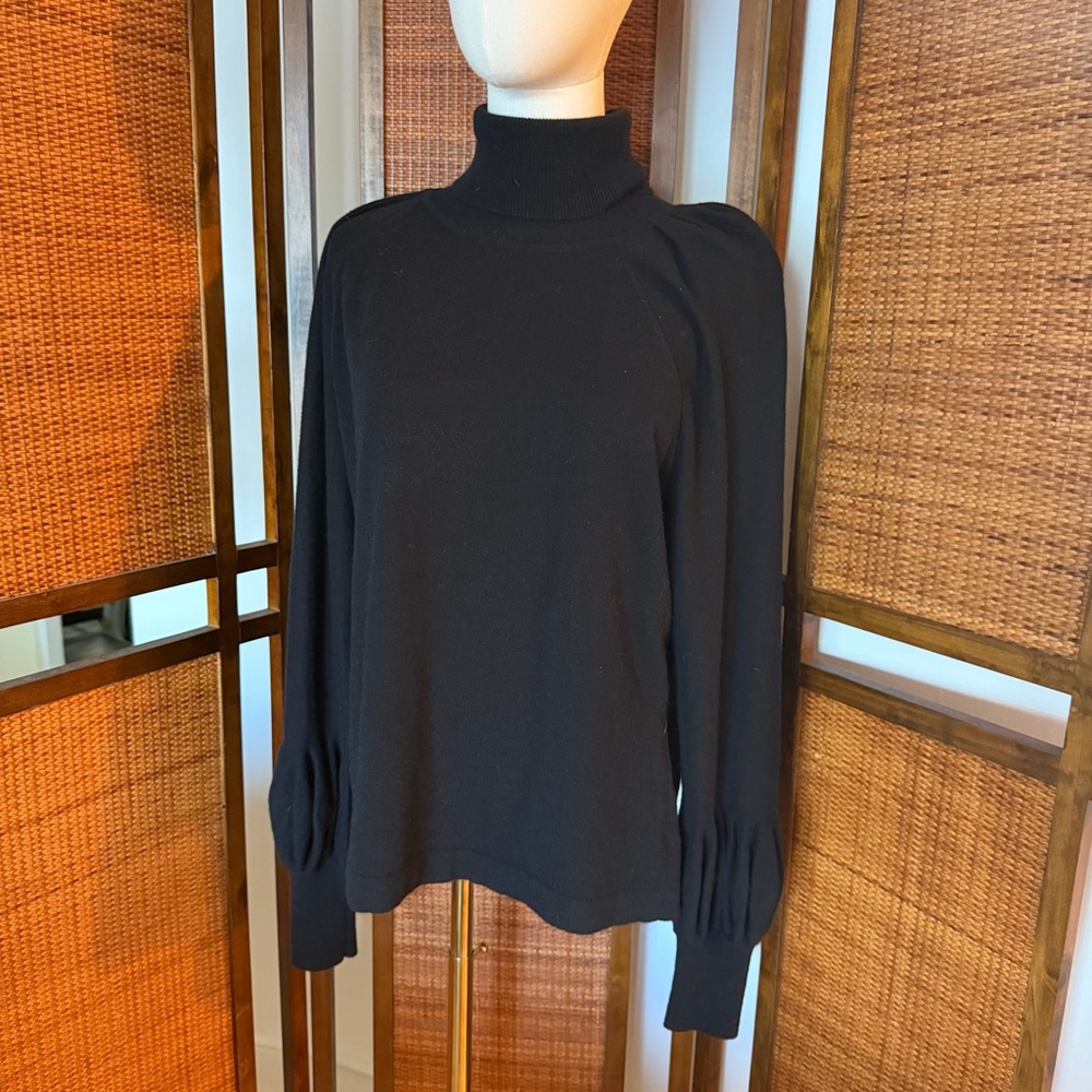 Escada cashmere puff sleeve shoulder Black Turtleneck Sweater size large 44